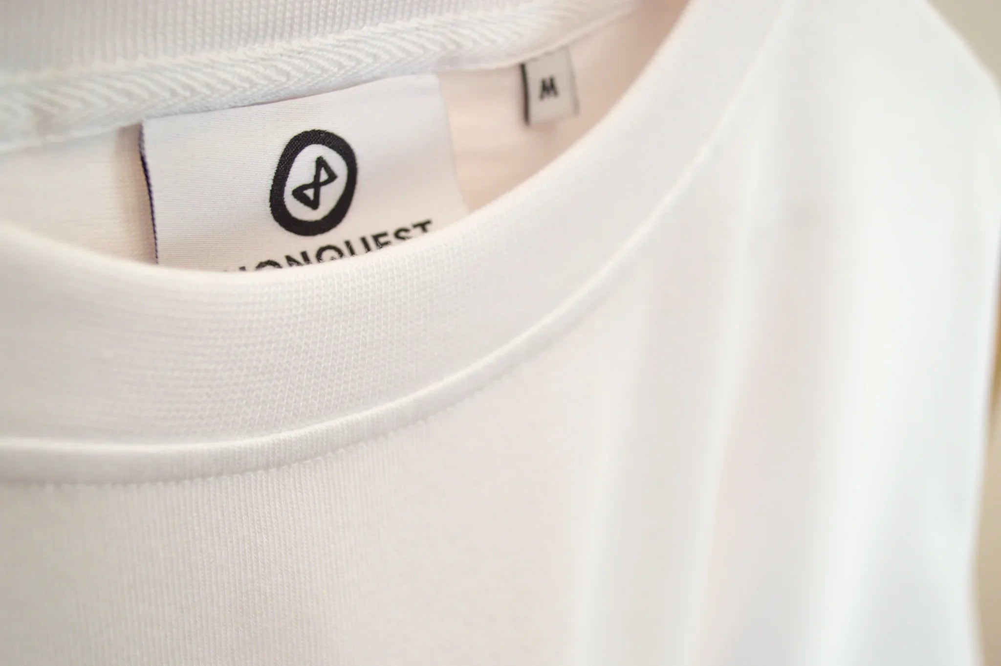 T-shirt Unisexe Coton Bio “L’Aube” – Sérigraphié à la Main – Aionquest