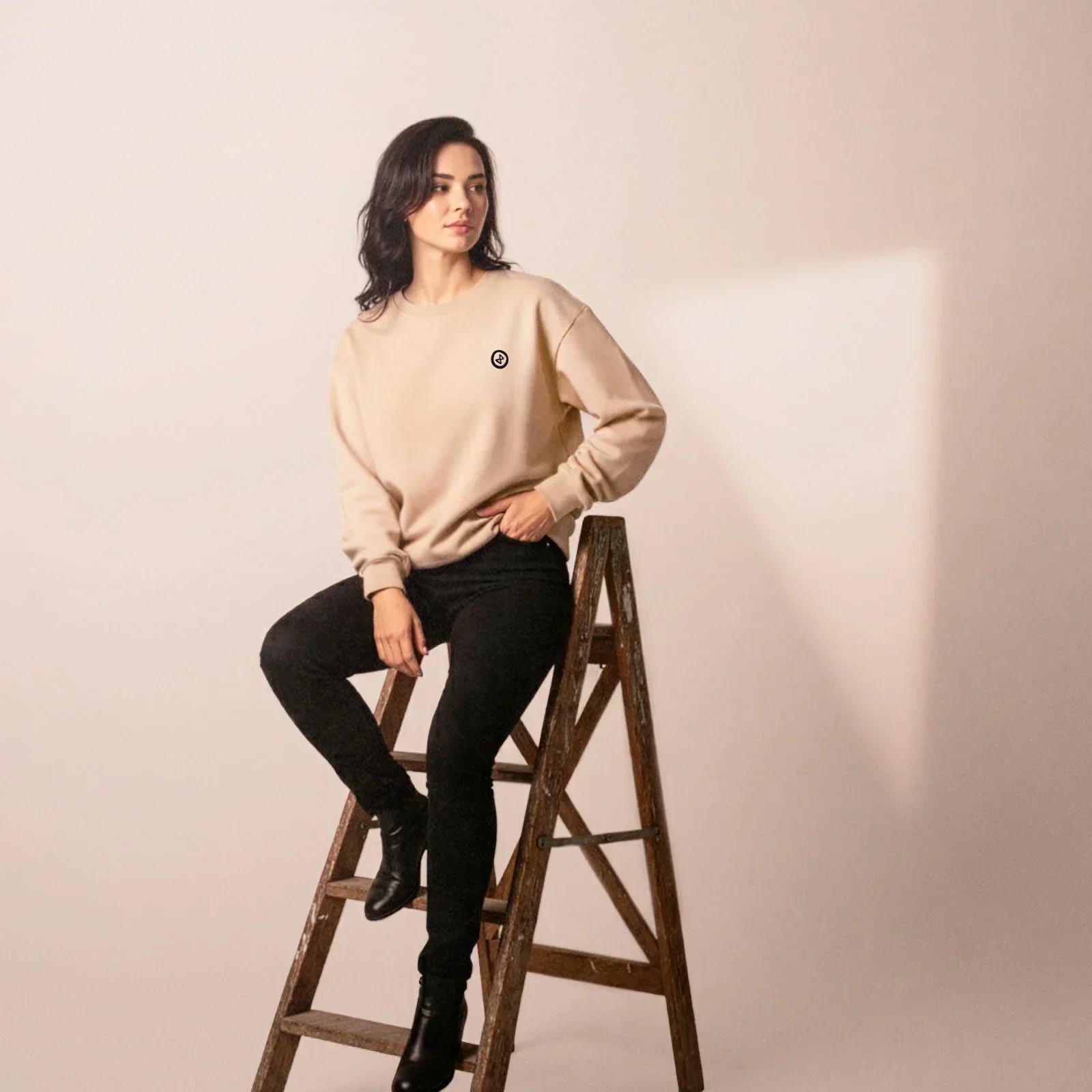 Sweat Unisexe "Faction" – Coton bio sand | AIONQUEST